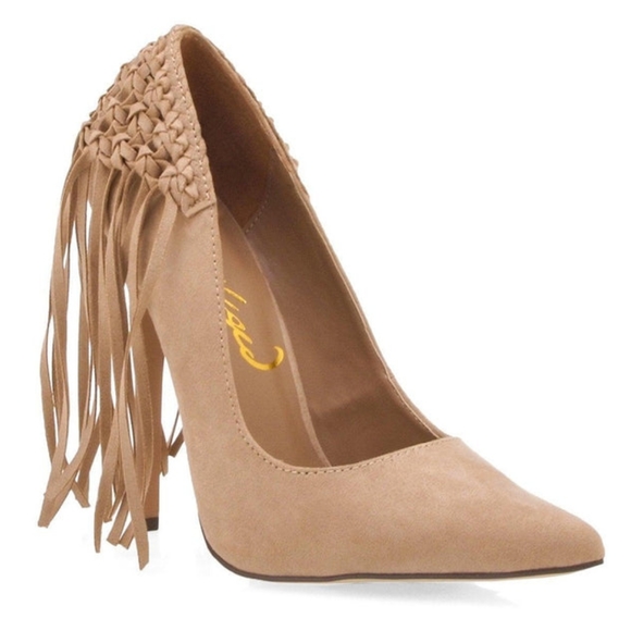 ๐ฃPRIVILEGED ๐ฝTipsy Heels in Taupe footwear - Picture 3 of 13